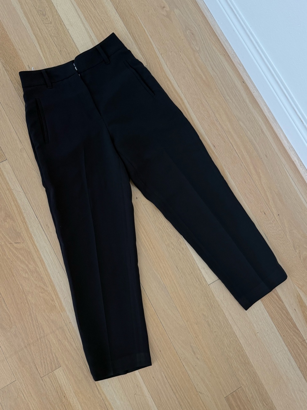 Aritzia Wilfred Black Straight-Leg Tailored Pants